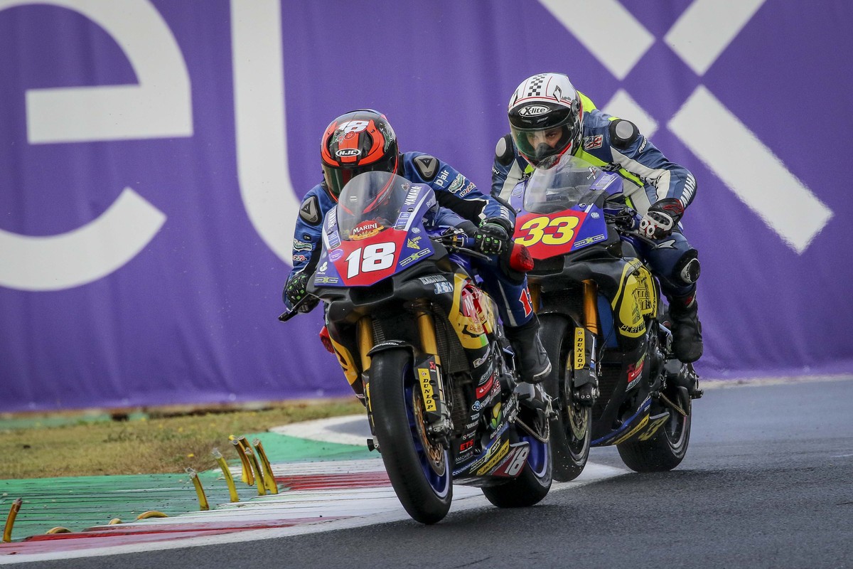 Il Team Motoxracing chiude con una doppietta il Trofeo Yamaha R1 Cup 2018. Facco vince nel CIV Supersport 300