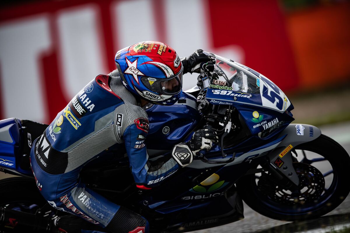 Most: i piloti del WorldSSP300 si difendono sull’inedito Autodrom