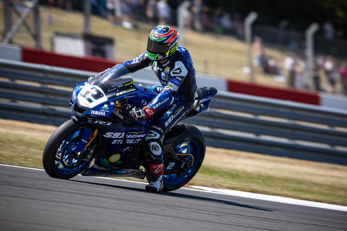 gara1-world-sbk-difficile-per-tamburini-a-donington-park