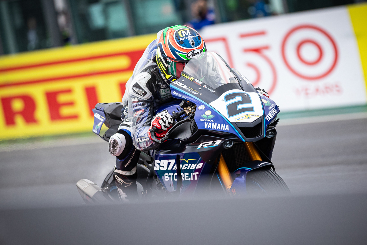 la-pioggia-complica-il-lavoro-di-tamburini-a-magny-cours