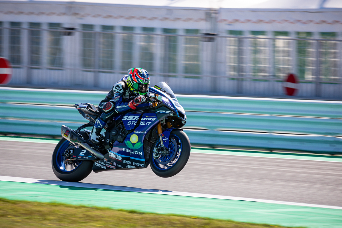 a-misano-uno-stoico-tamburini-conquista-l-undicesima-posizione-in-gara1-worldsbk