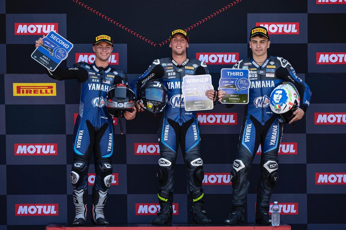 a-misano-nella-yamaha-r3-blu-cru-european-cup-pizzoli-parte-dalla-pole-e-vince-gara1-un-podio-per-bergamini