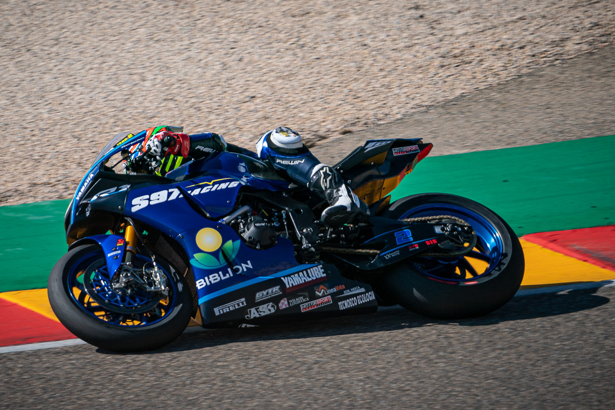 il-team-motoxracing-in-olanda-nella-cattedrale-della-velocita