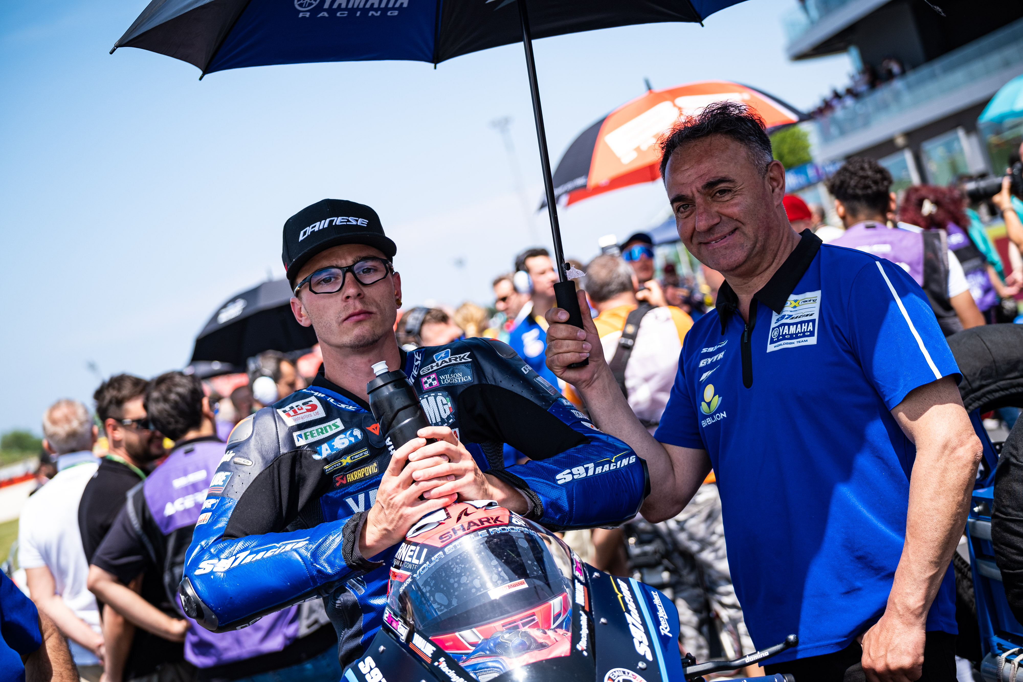 yamaha-motoxracing-worldsbk-team-e-bradley-ray-ancora-insieme-nel-worldsbk-2024