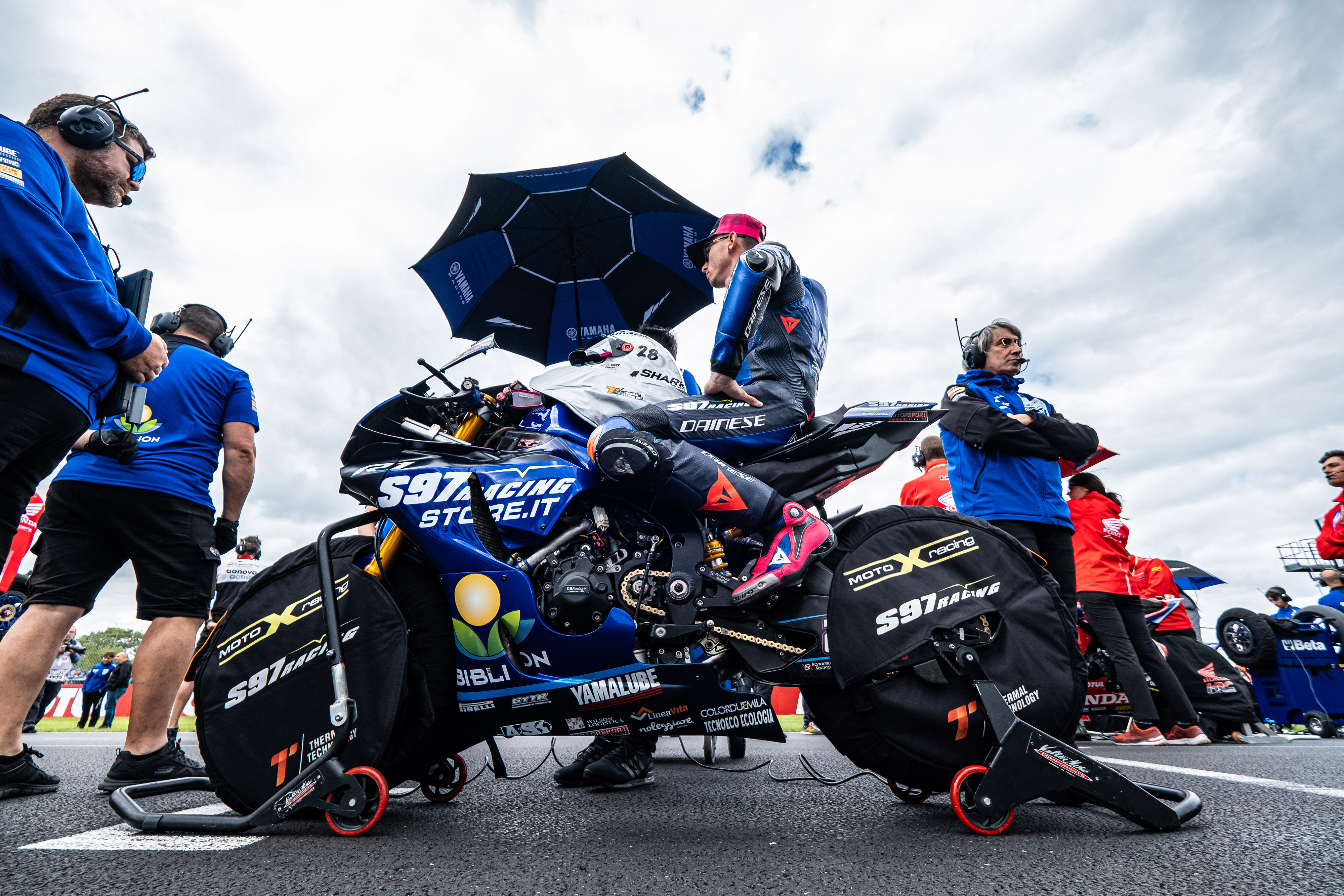 ray-centra-la-zona-punti-in-gara2-worldsbk-a-donington