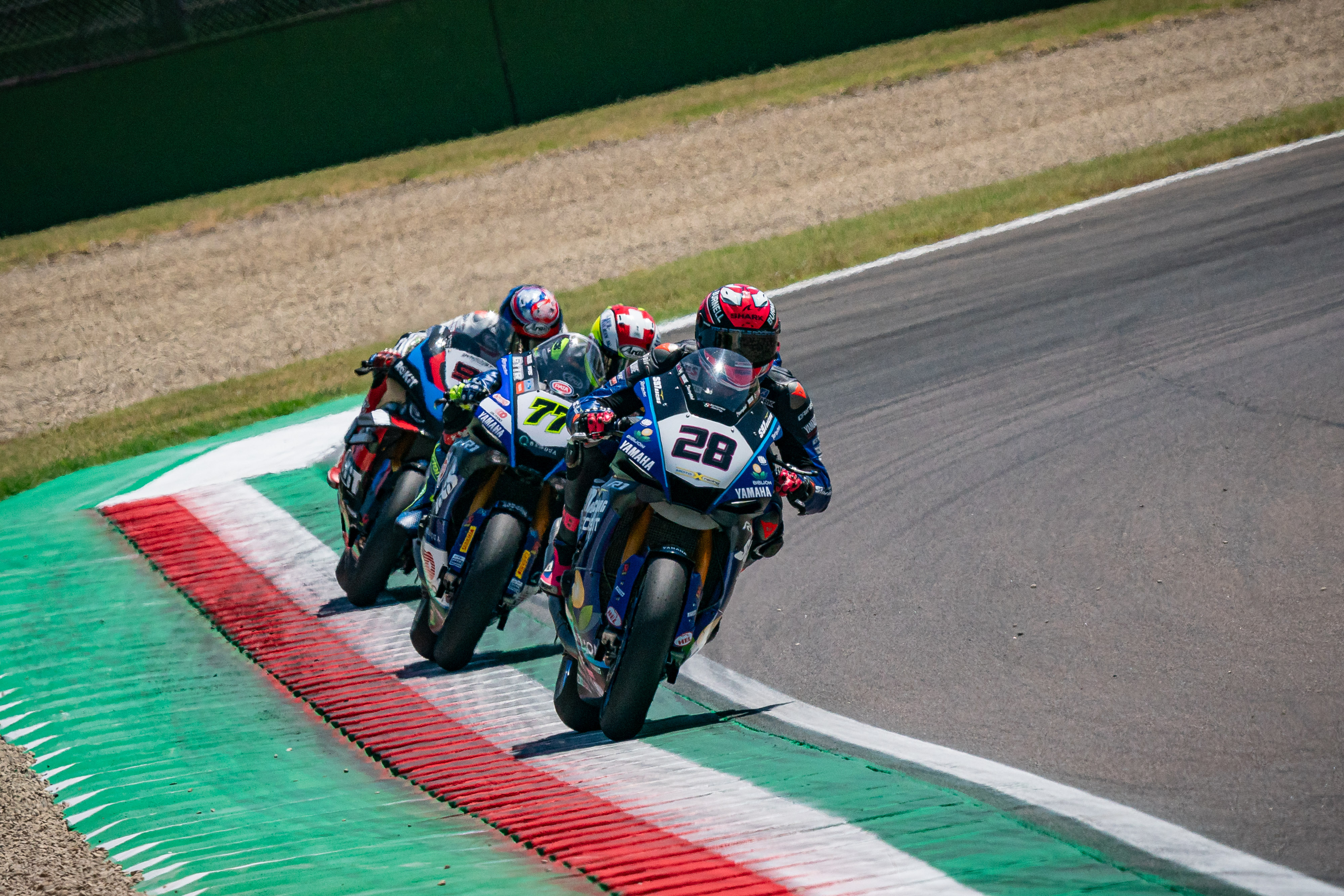 dopo-una-fantastica-superpole-ray-chiude-gara1-in-zona-punti