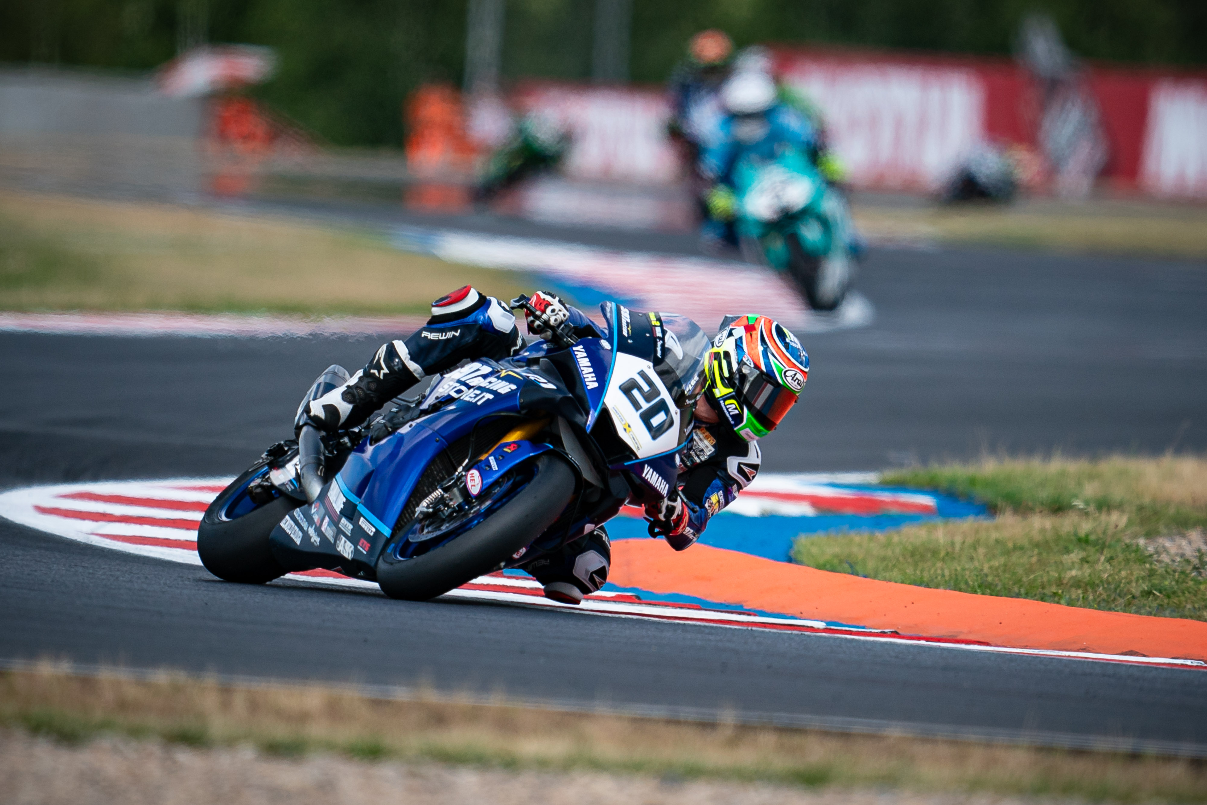 la-pioggia-ed-un-problema-tecnico-rallentano-tamburini-nelle-libere-di-most