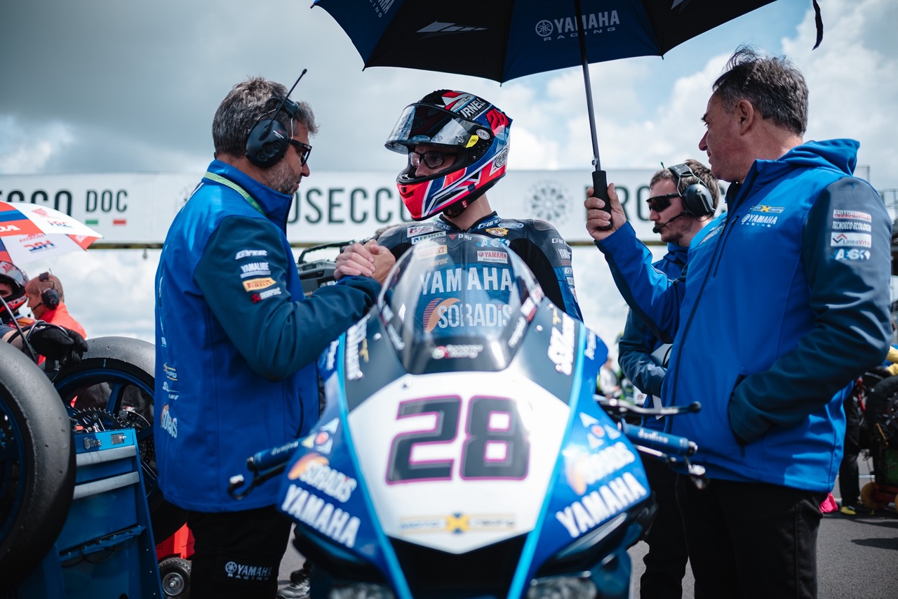 a-donington-ray-chiude-gara1-ad-un-passo-dalla-zona-punti