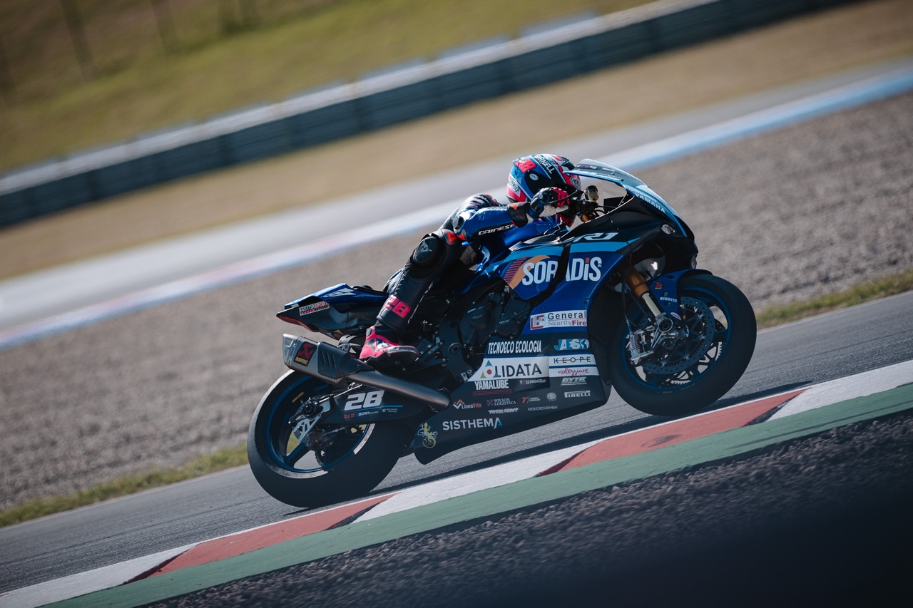 ray-learns-the-track-and-improves-in-practice-at-most