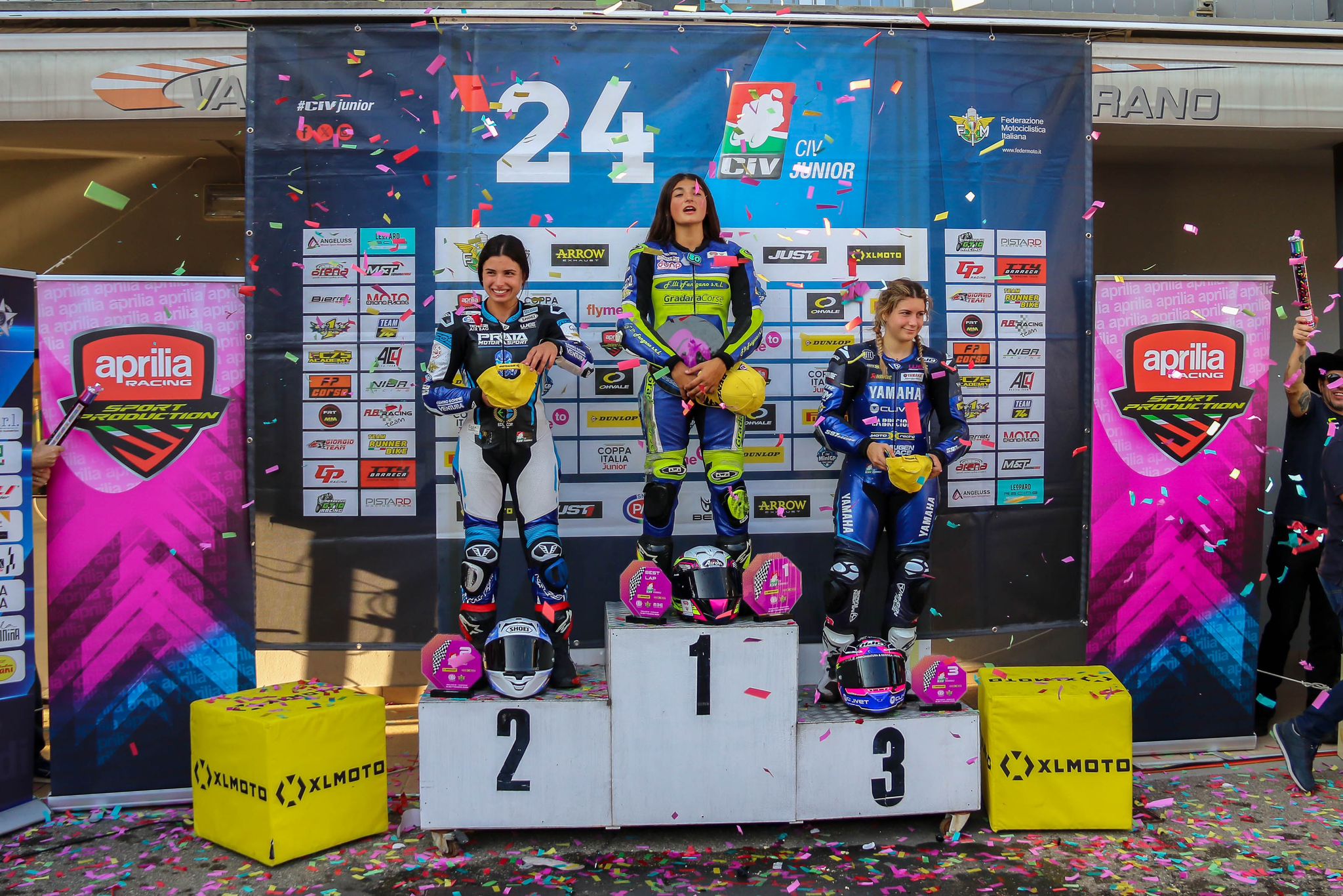 le-ragazze-del-team-motoxracing-archiviano-il-networking-round