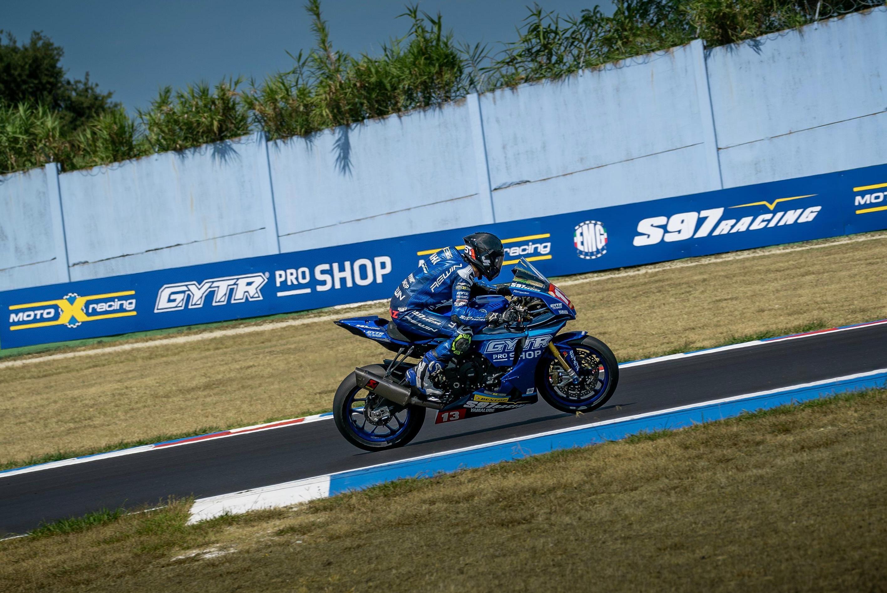 racing-night-motoxracing-partner-del-civ-e-diaz-continua-a-crescere-in-superbike