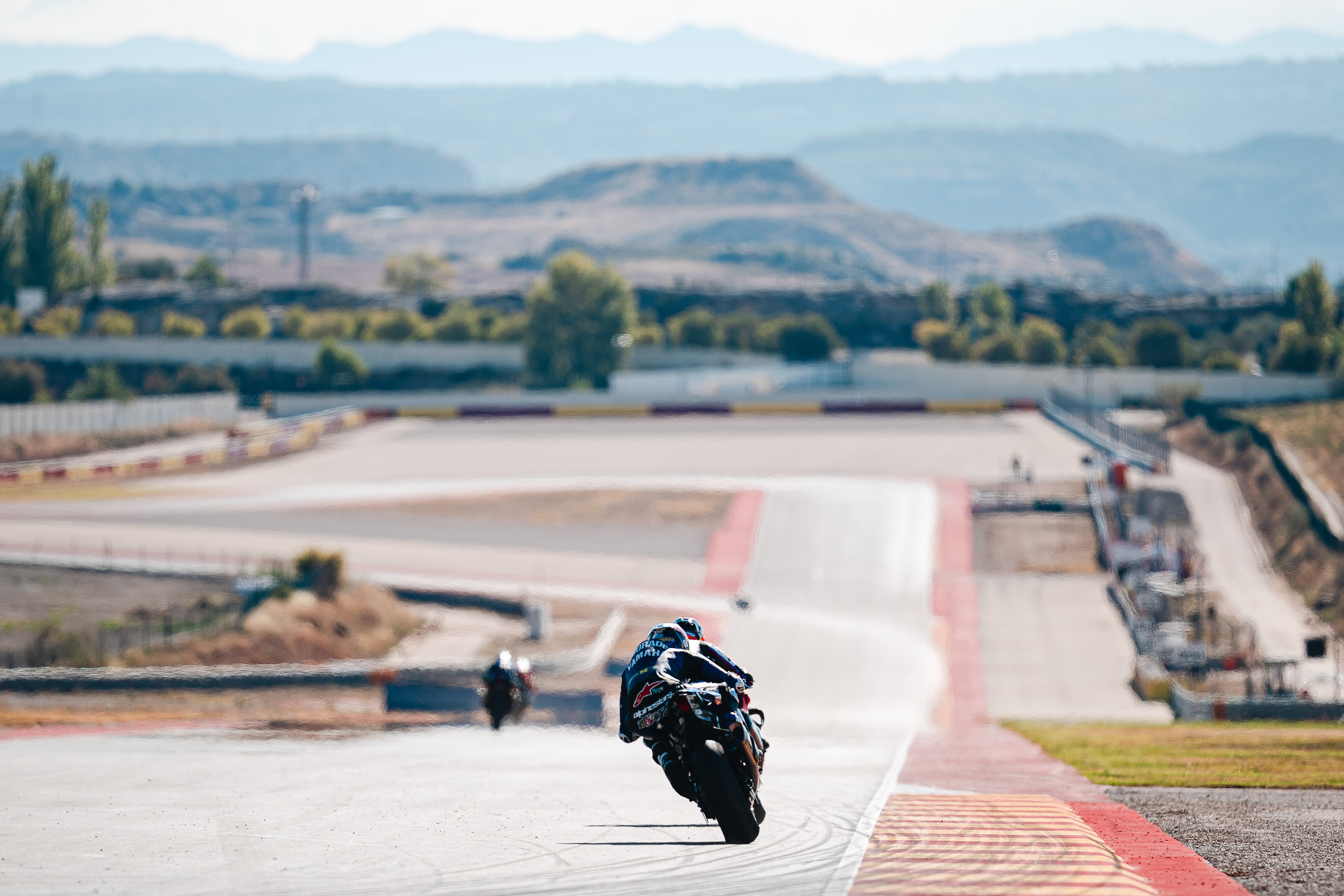 una-caduta-ed-un-ritiro-per-sofuoglu-e-rinaldi-al-motorland-aragon